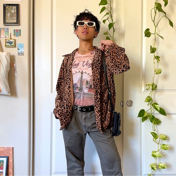 Vintage Leopard-Print LizSport Button-Up Top - Picture 3 of 7